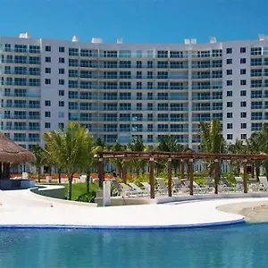 hermoso-condo-de-2-habitaciones-frente-al-caribe.quintano-roohotels.com/
